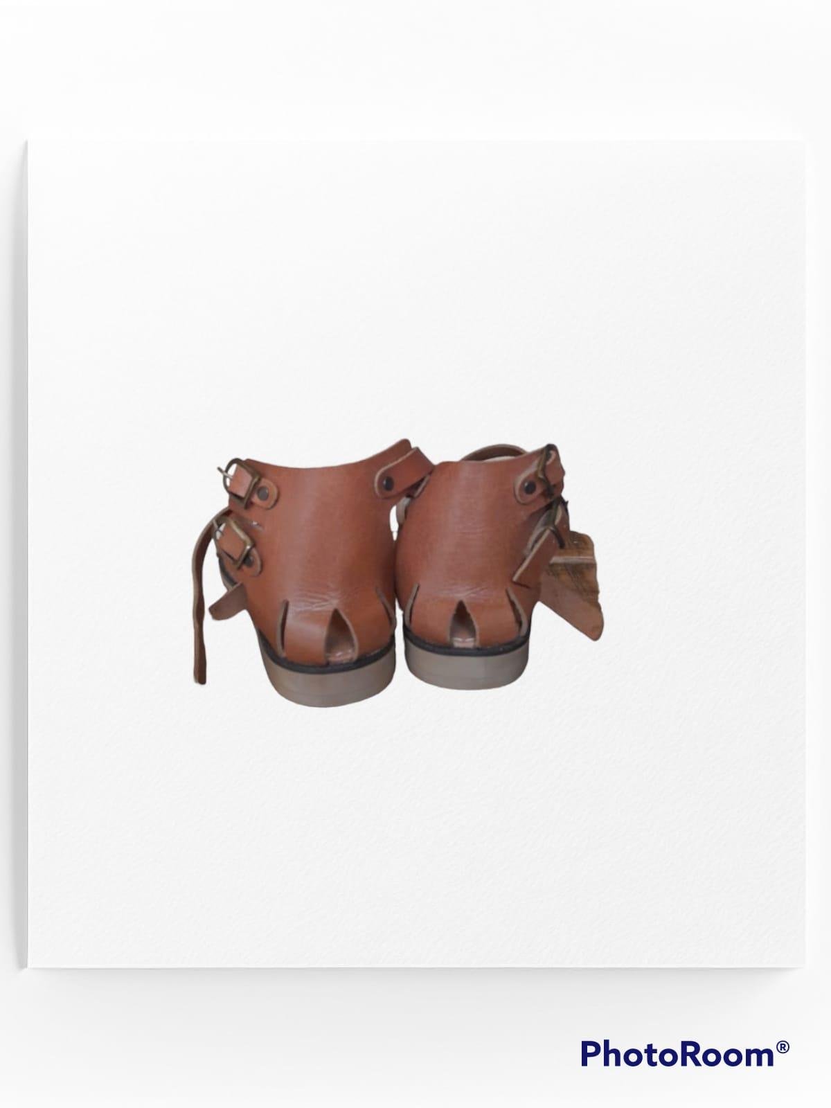 Orthopädische Sandalen