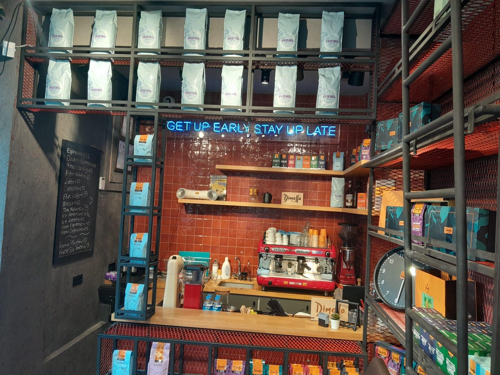 Kaffee und Croissants