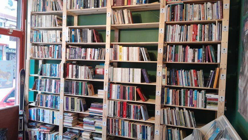 Arten von Büchern und Schallplatten