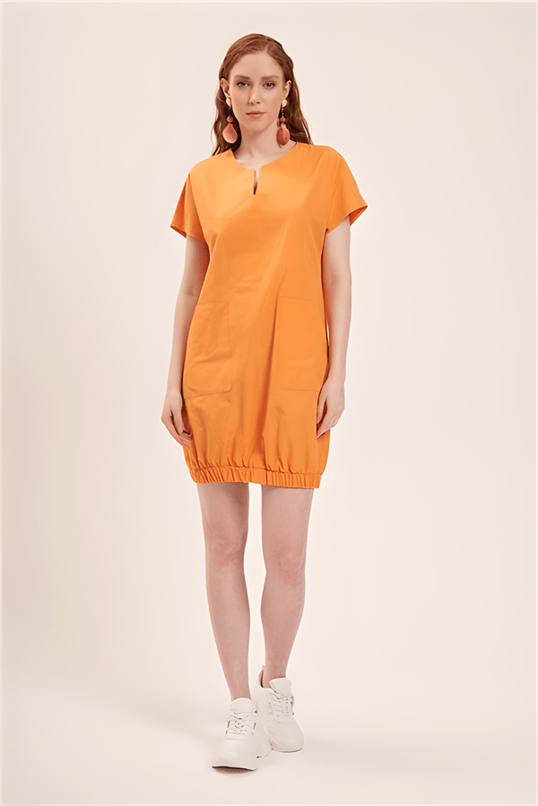 Orangefarbenes Kleid für Damen