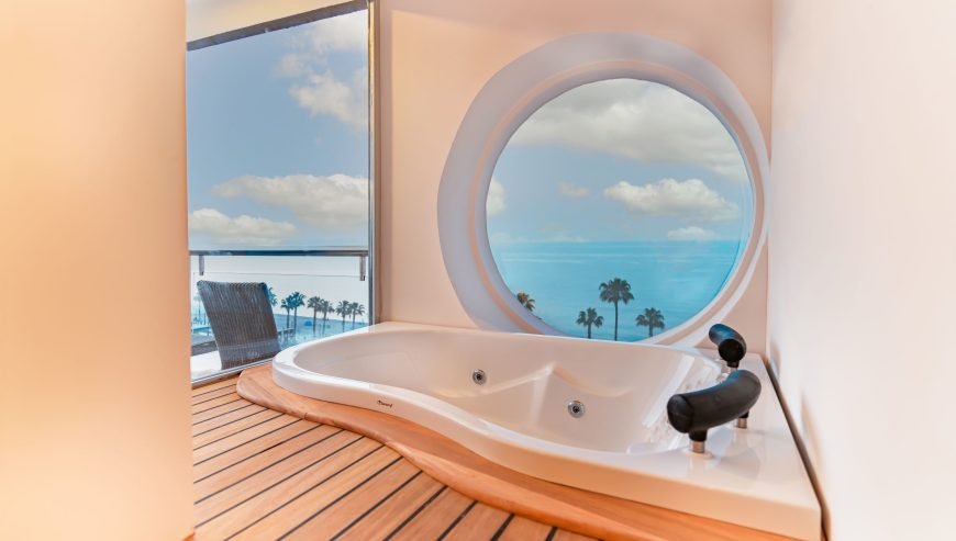 Sea View Room with Jacuzzi