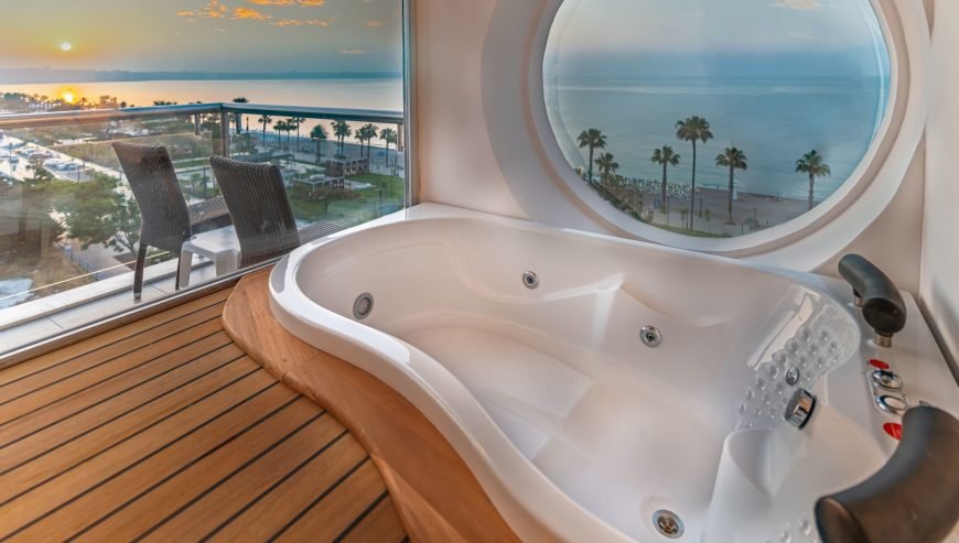 Sea View Room with Jacuzzi