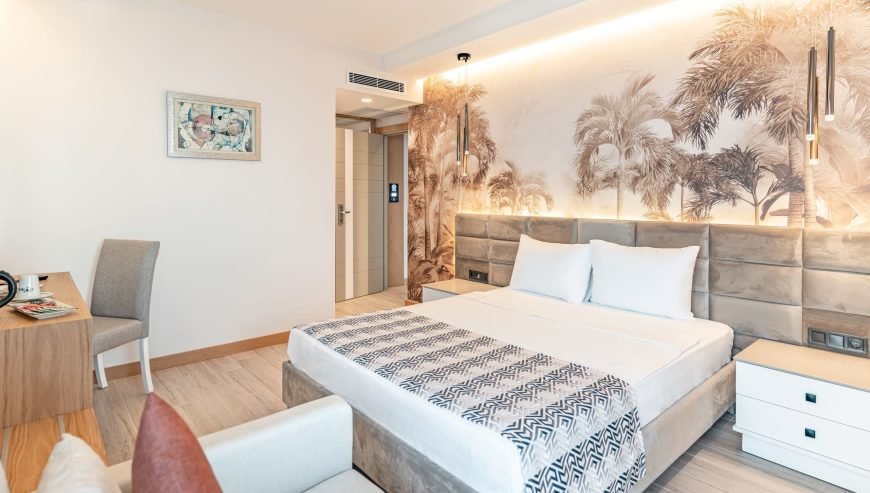 Konyaaltı Deniz Manzaralı Oda